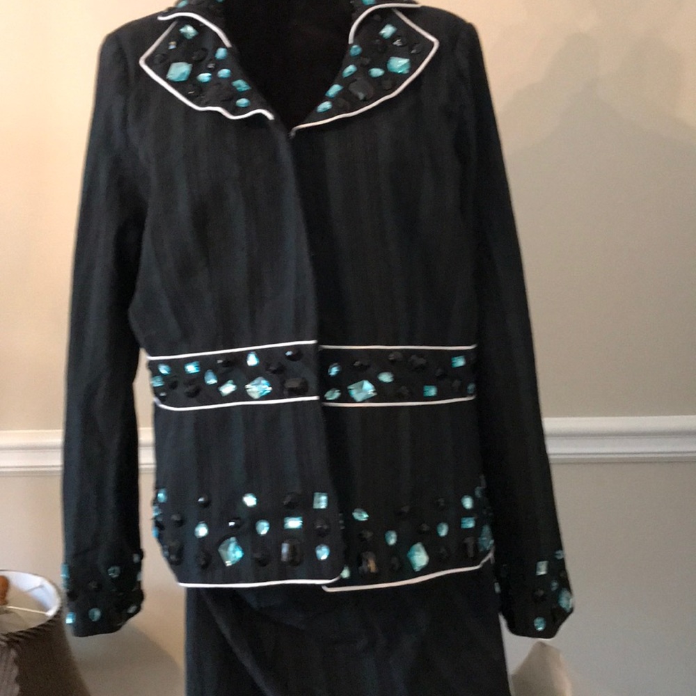 Pants suit
